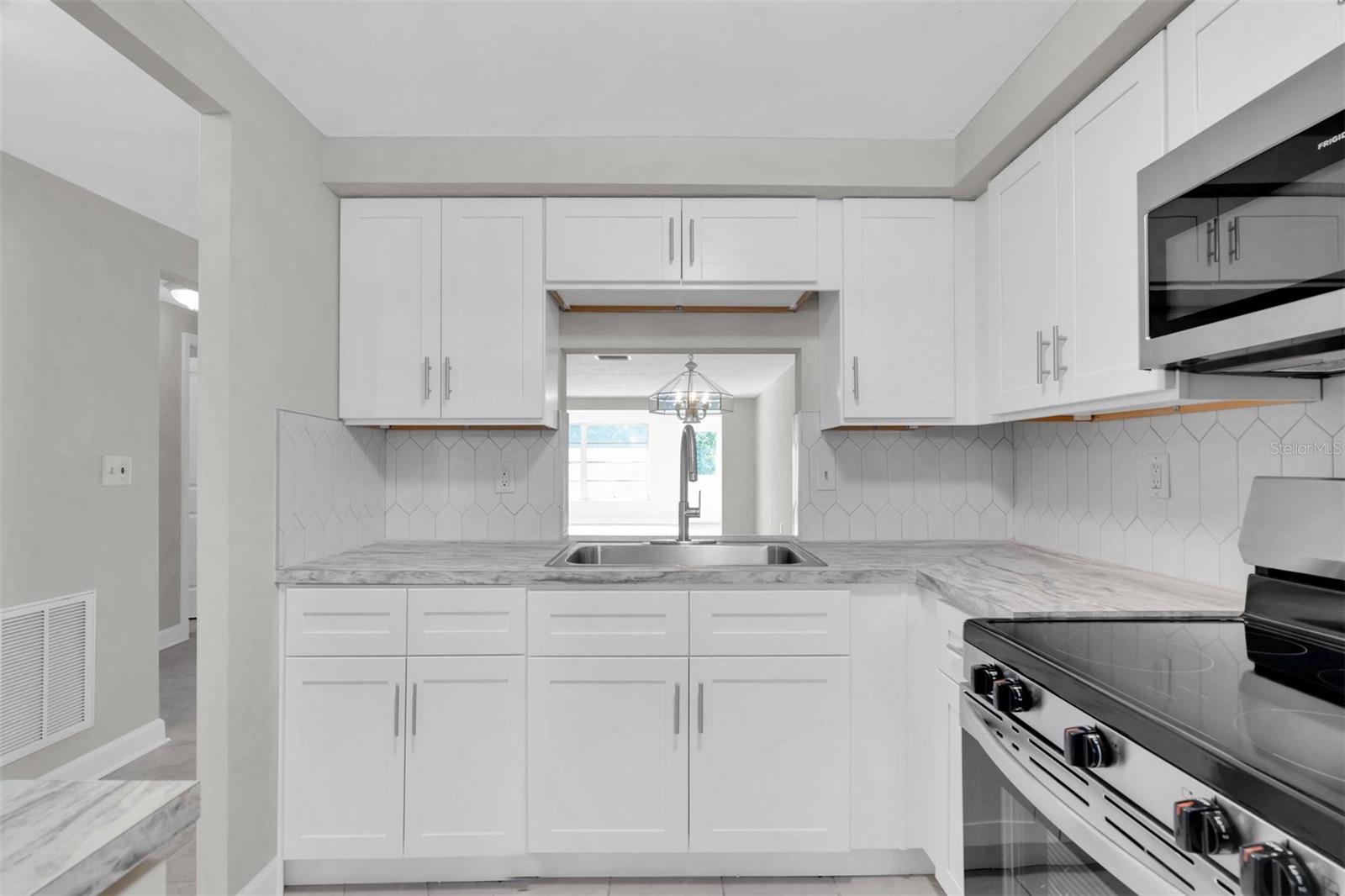 4343 SUMMERSUN DR #4343 — photo 9