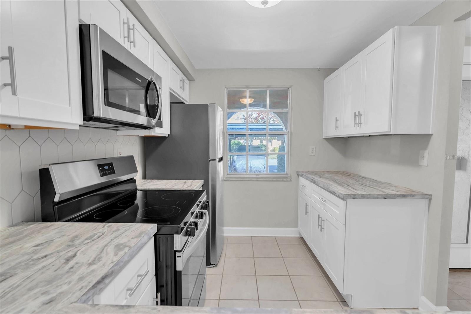 4343 SUMMERSUN DR #4343 — photo 6