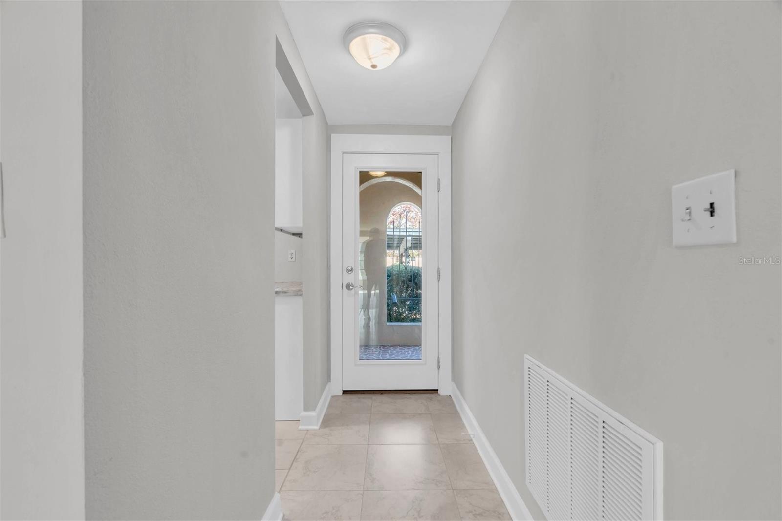 4343 SUMMERSUN DR #4343 — photo 4
