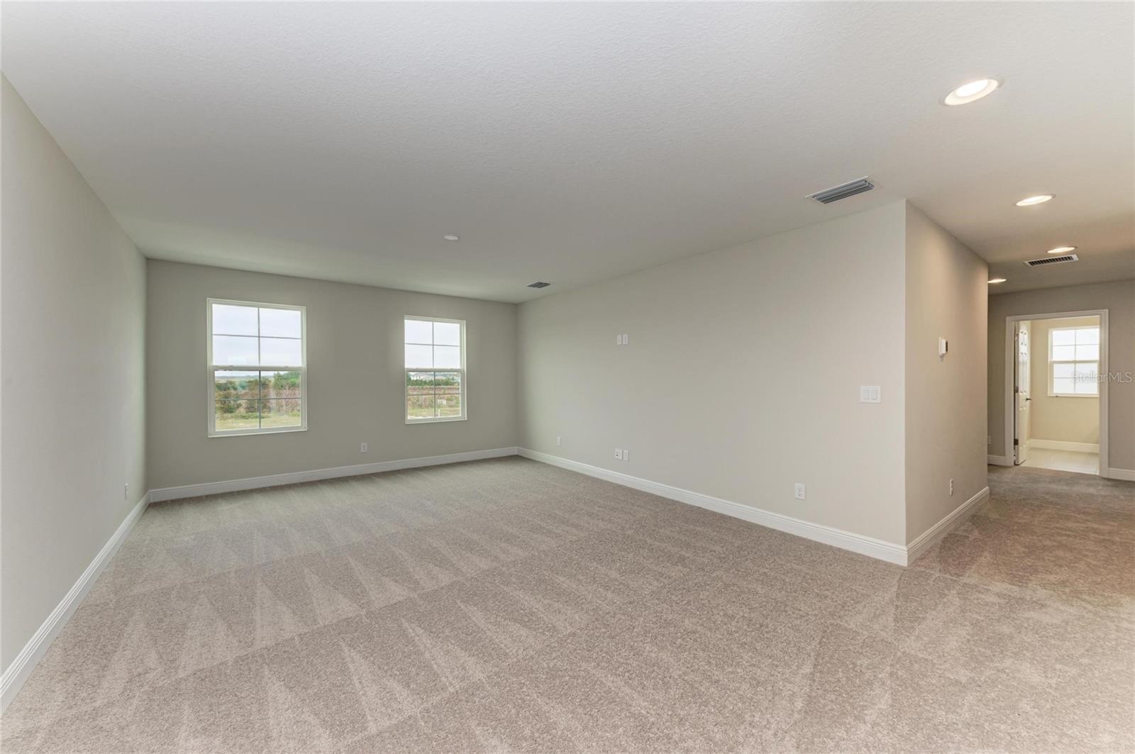 10186 SURREY ROSE DR — photo 32