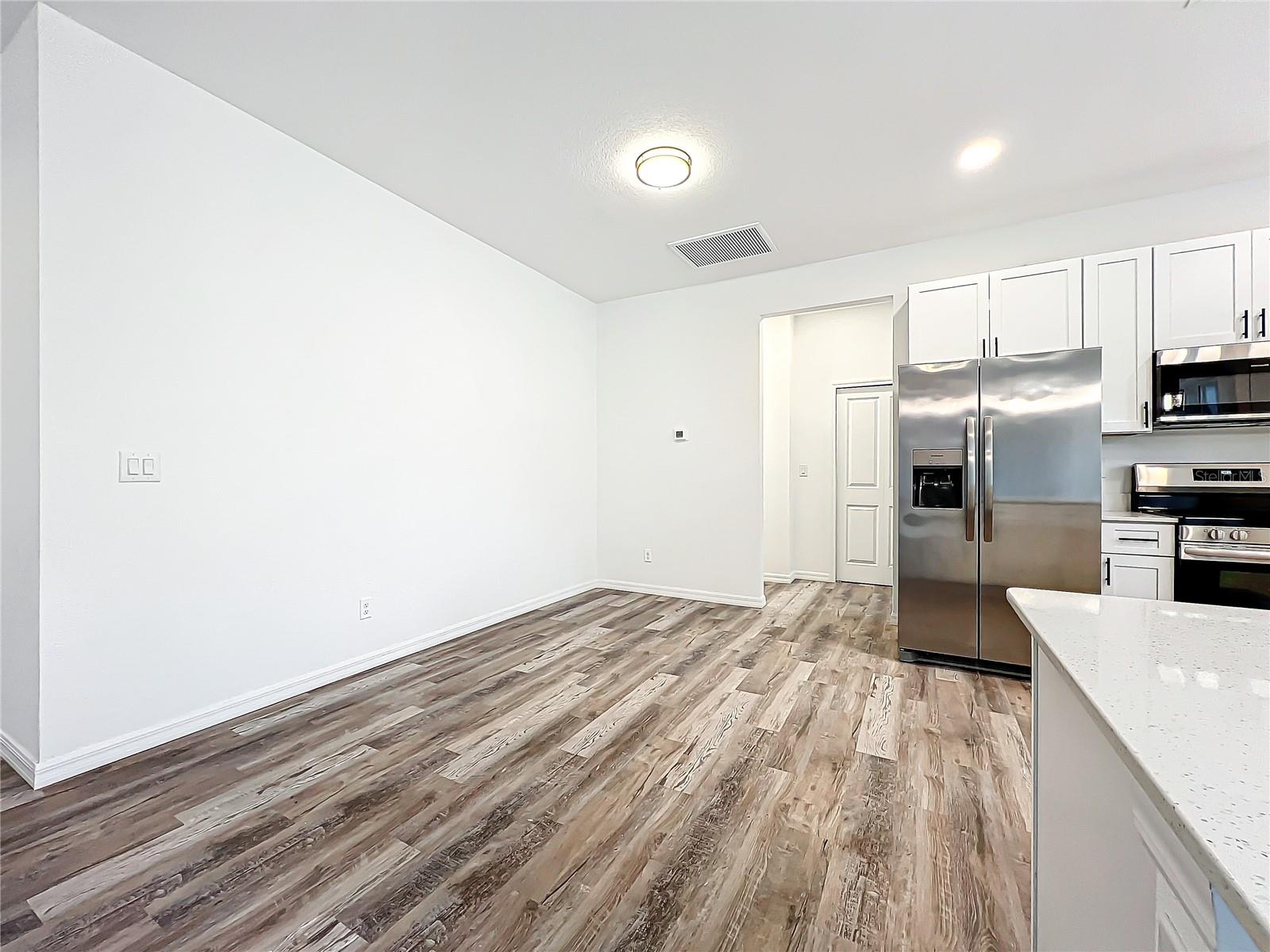 2391 YANKEE TER — photo 14