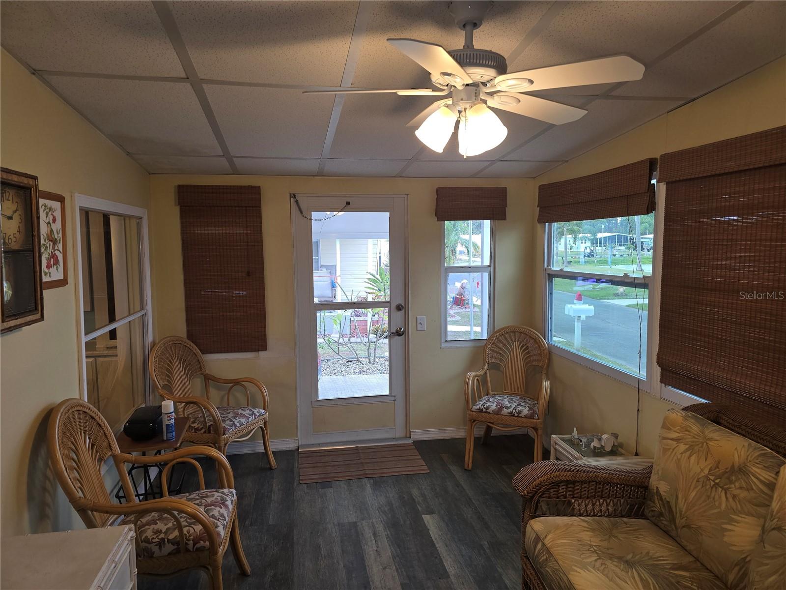 6 S BOTANY BAY CIR — photo 12