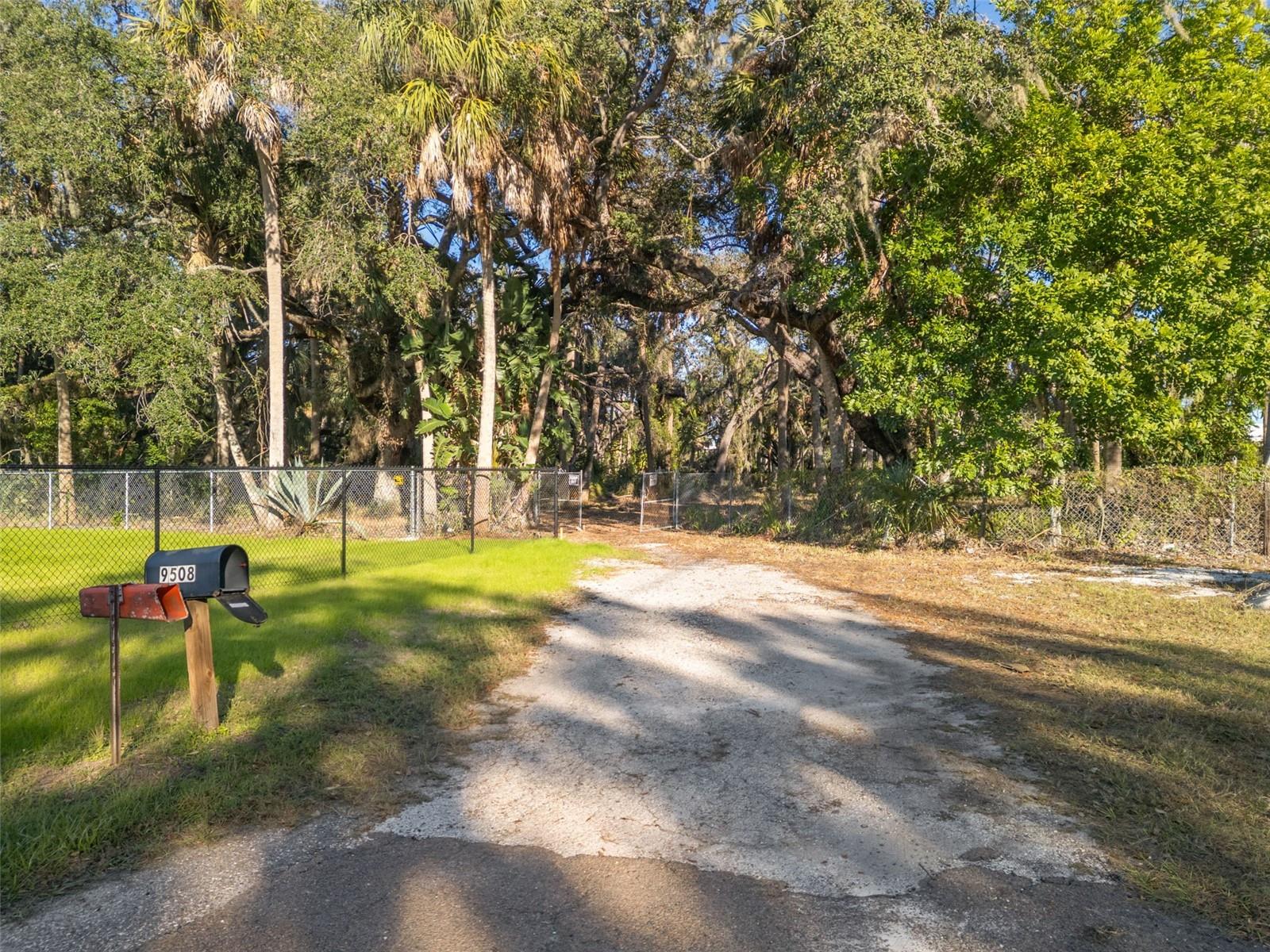 9511 RIVER COVE DR — photo 20