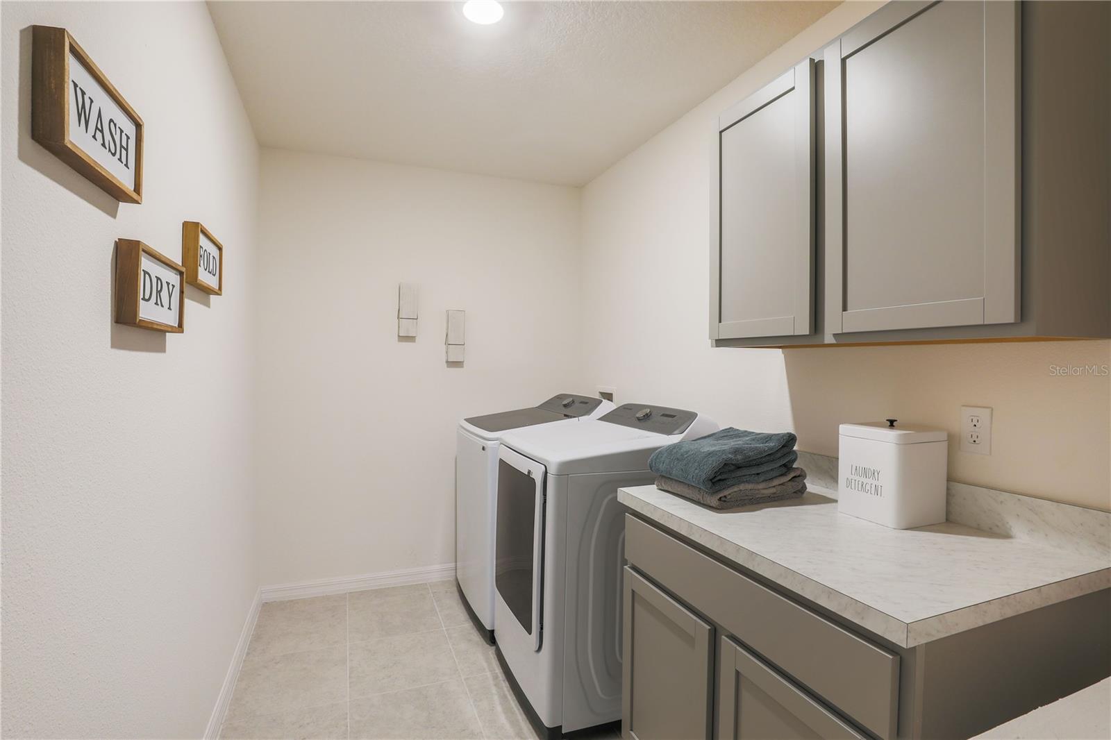 2557 FLAGAMI LN — photo 14