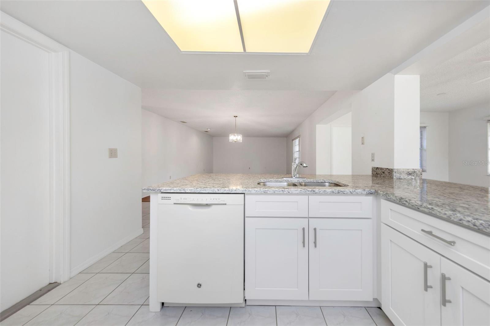 2024 HEATHFIELD CIR #155 — photo 4