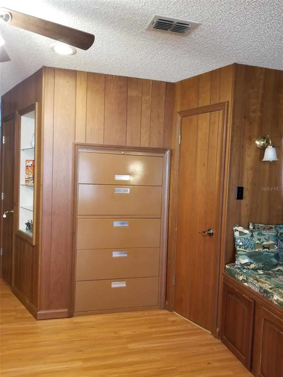 2051 VISTA DEL SOL CIR #201 — photo 37