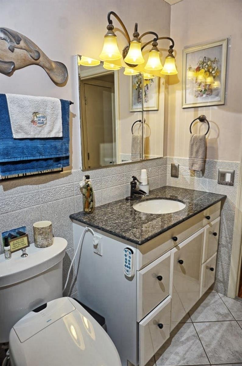 2051 VISTA DEL SOL CIR #201 — photo 29