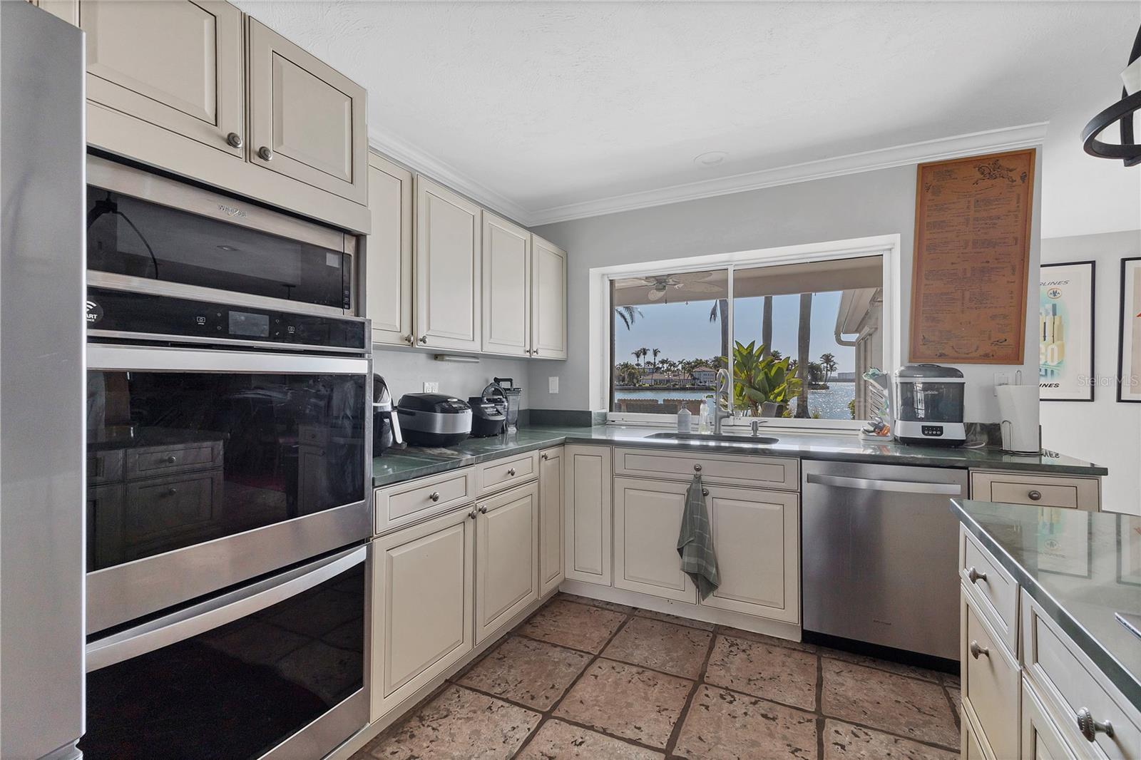 102 SEAGULL LN — photo 44