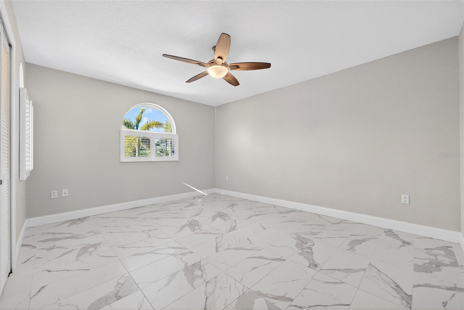 562 RANGER LN — photo 37