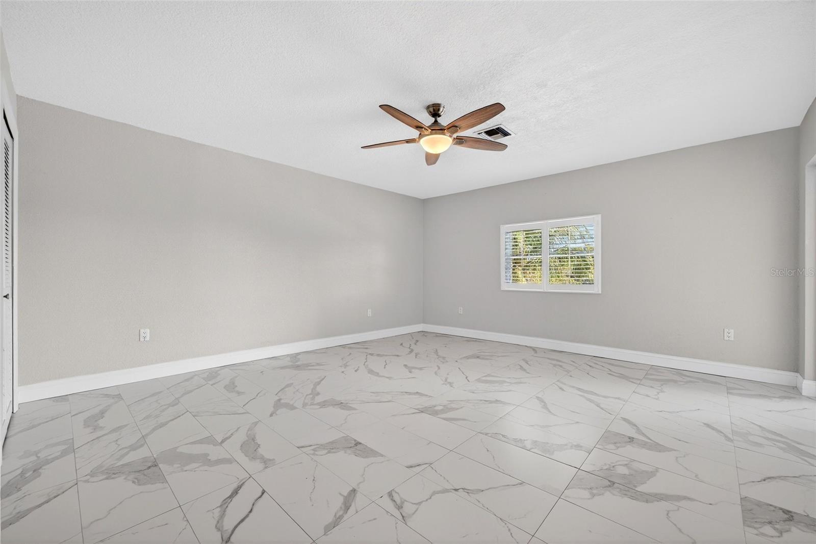 562 RANGER LN — photo 44