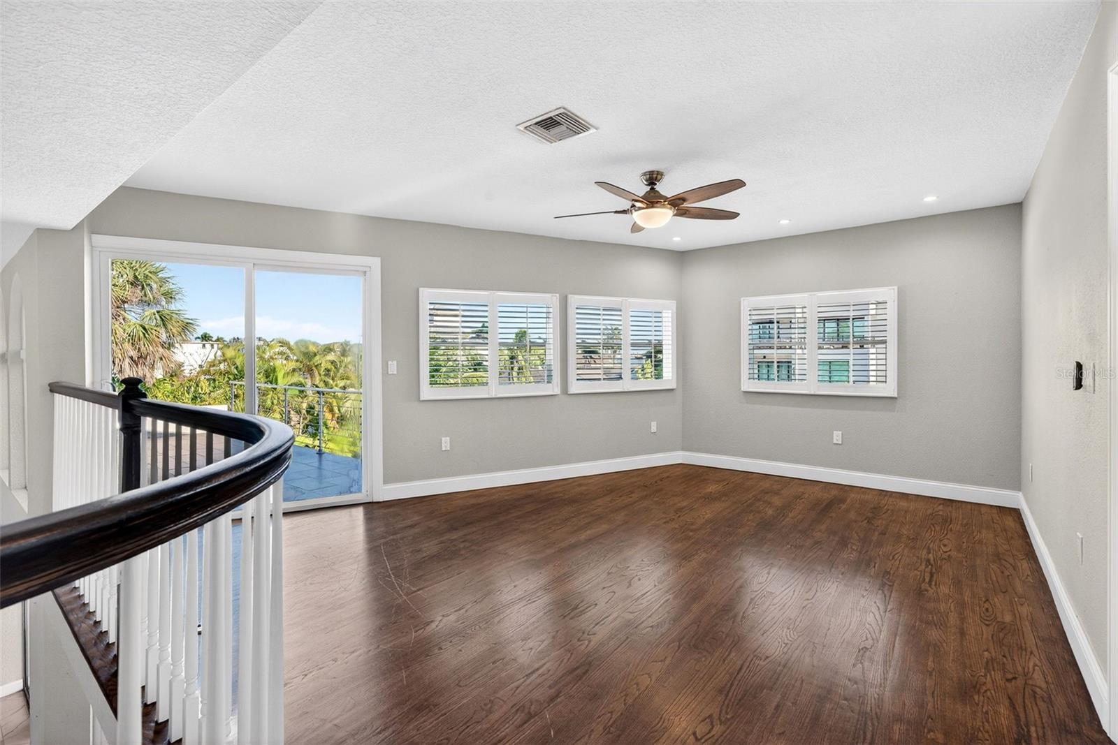 562 RANGER LN — photo 62