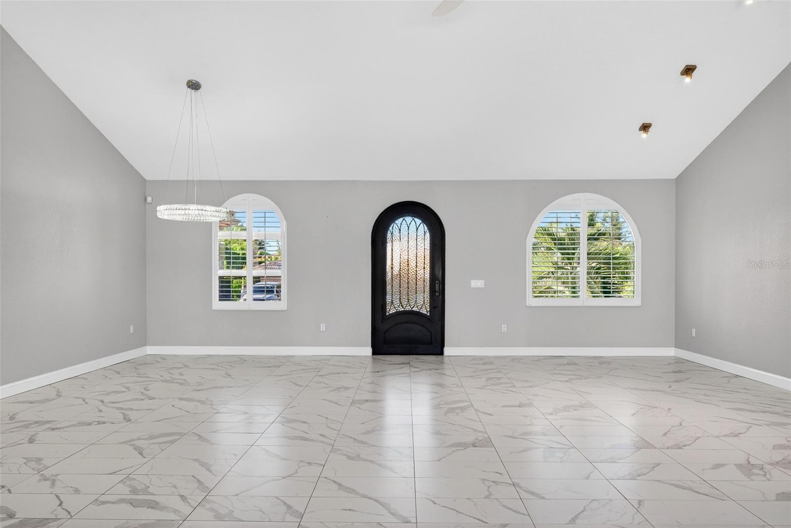 562 RANGER LN — photo 11