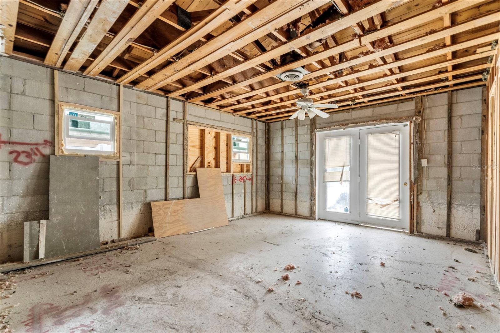 9570 SUN ISLE DR NE — photo 23