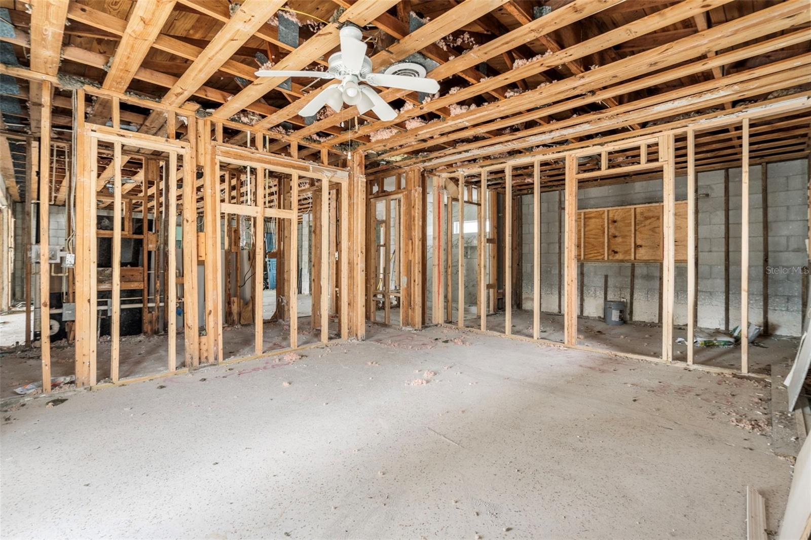 9570 SUN ISLE DR NE — photo 24