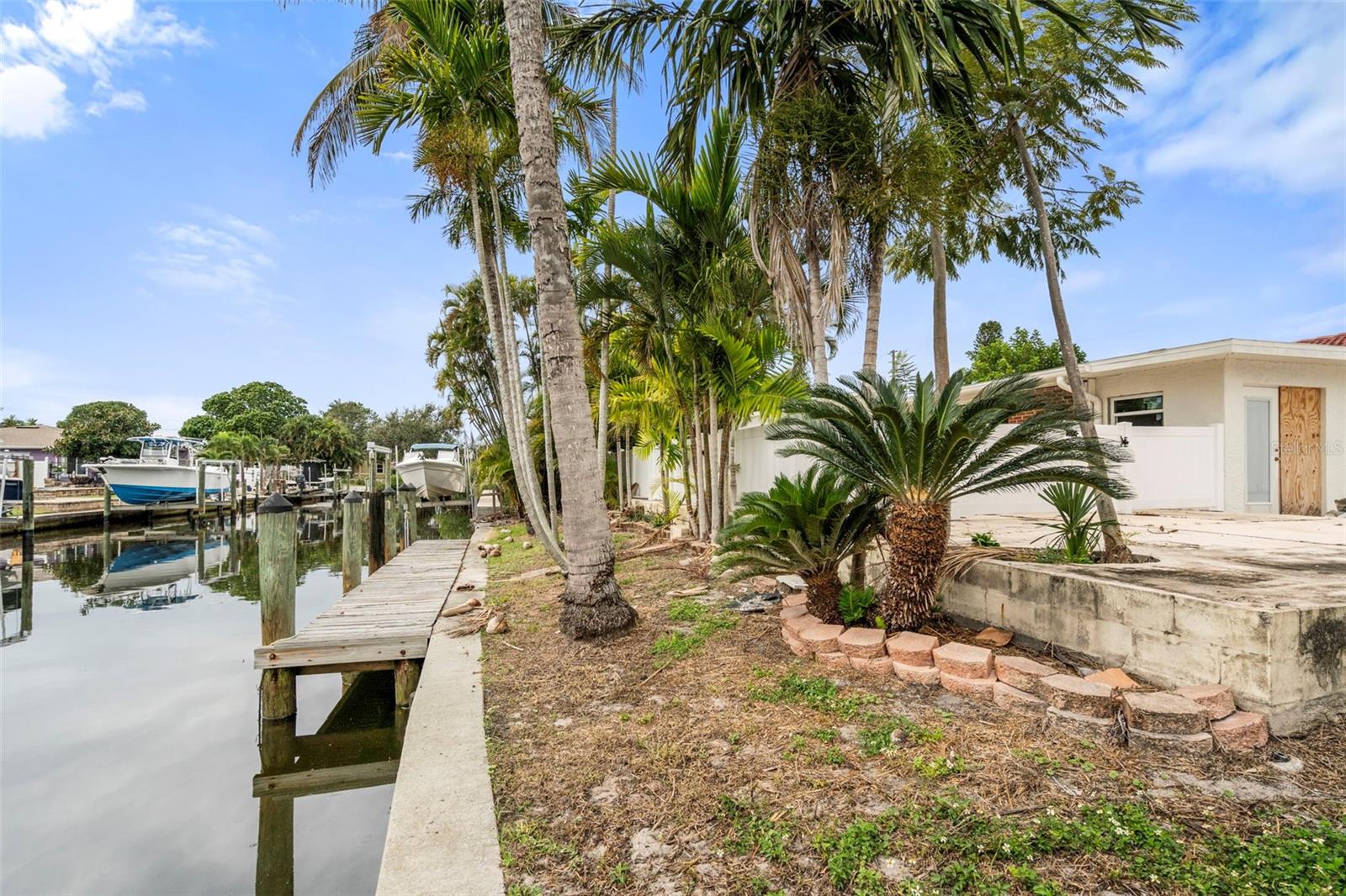 9570 SUN ISLE DR NE — photo 4