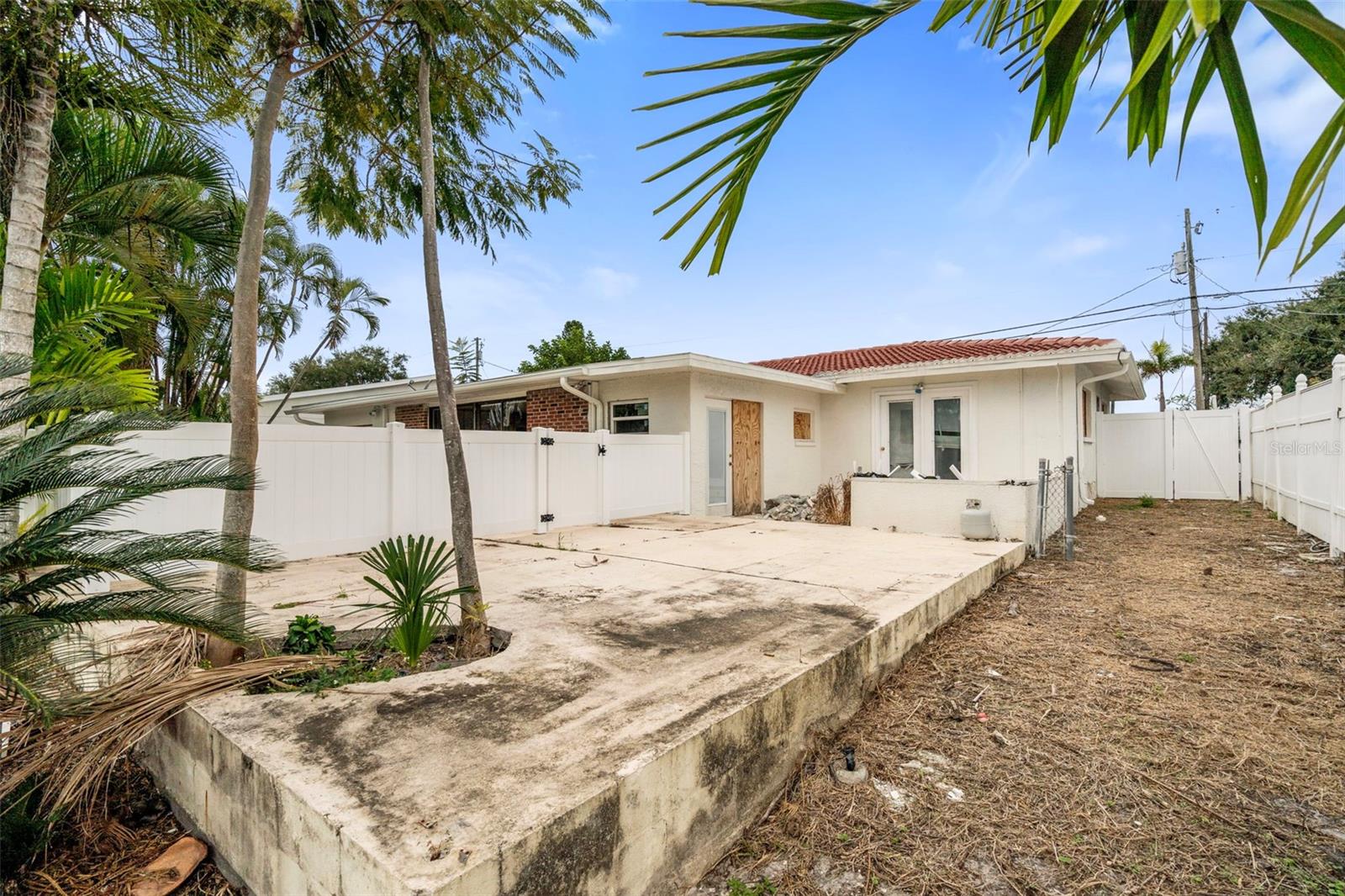 9570 SUN ISLE DR NE — photo 27