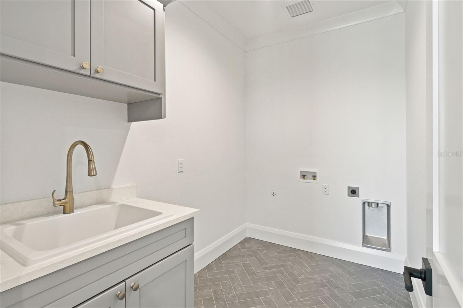 1524 S HABANA AVE — photo 39