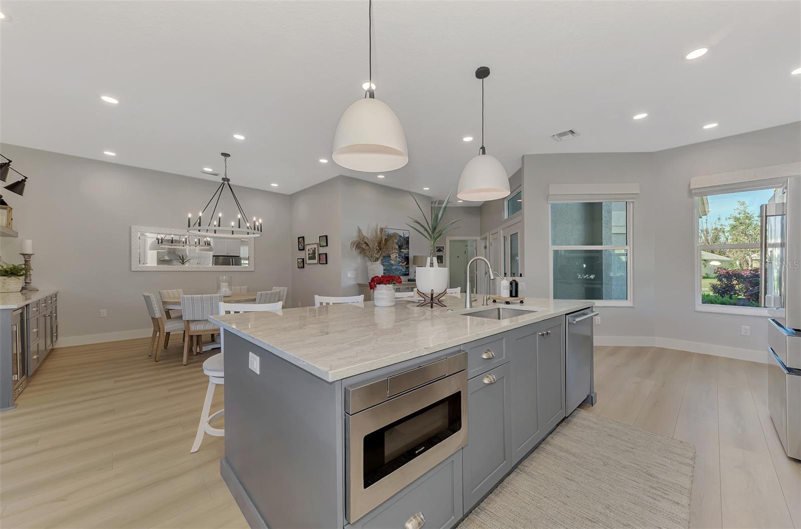561 FALLBROOK DR — photo 17