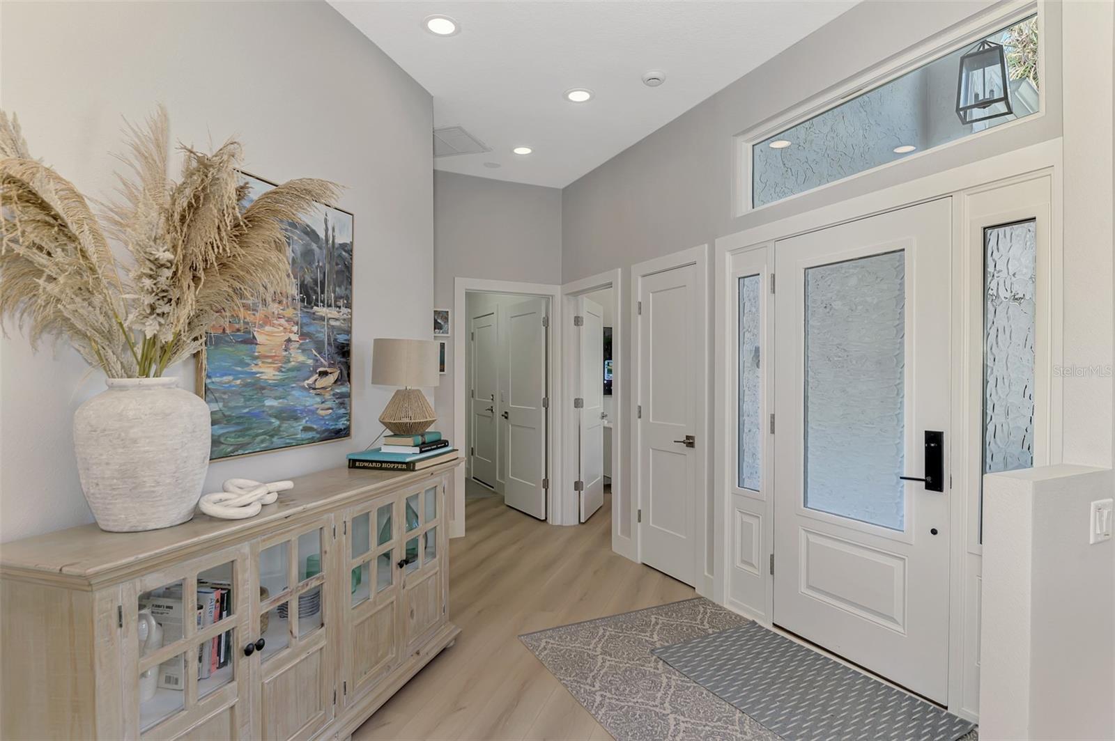 561 FALLBROOK DR — photo 8