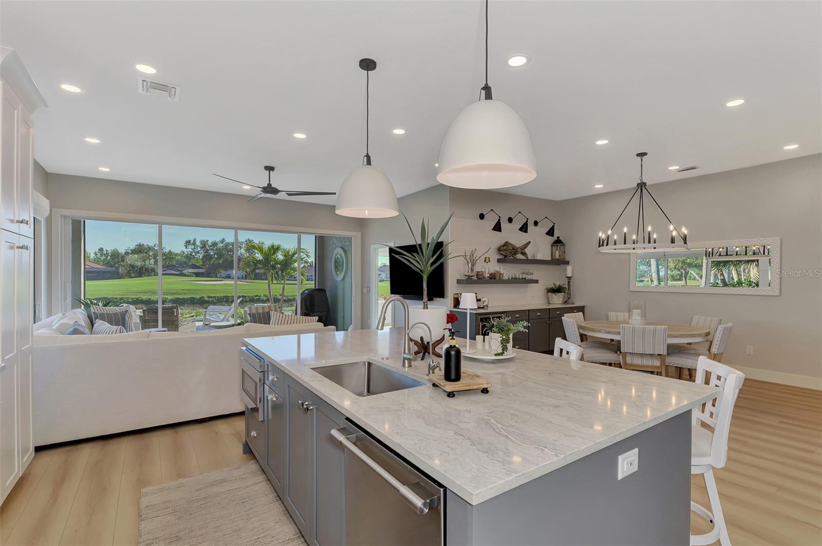 561 FALLBROOK DR — photo 13
