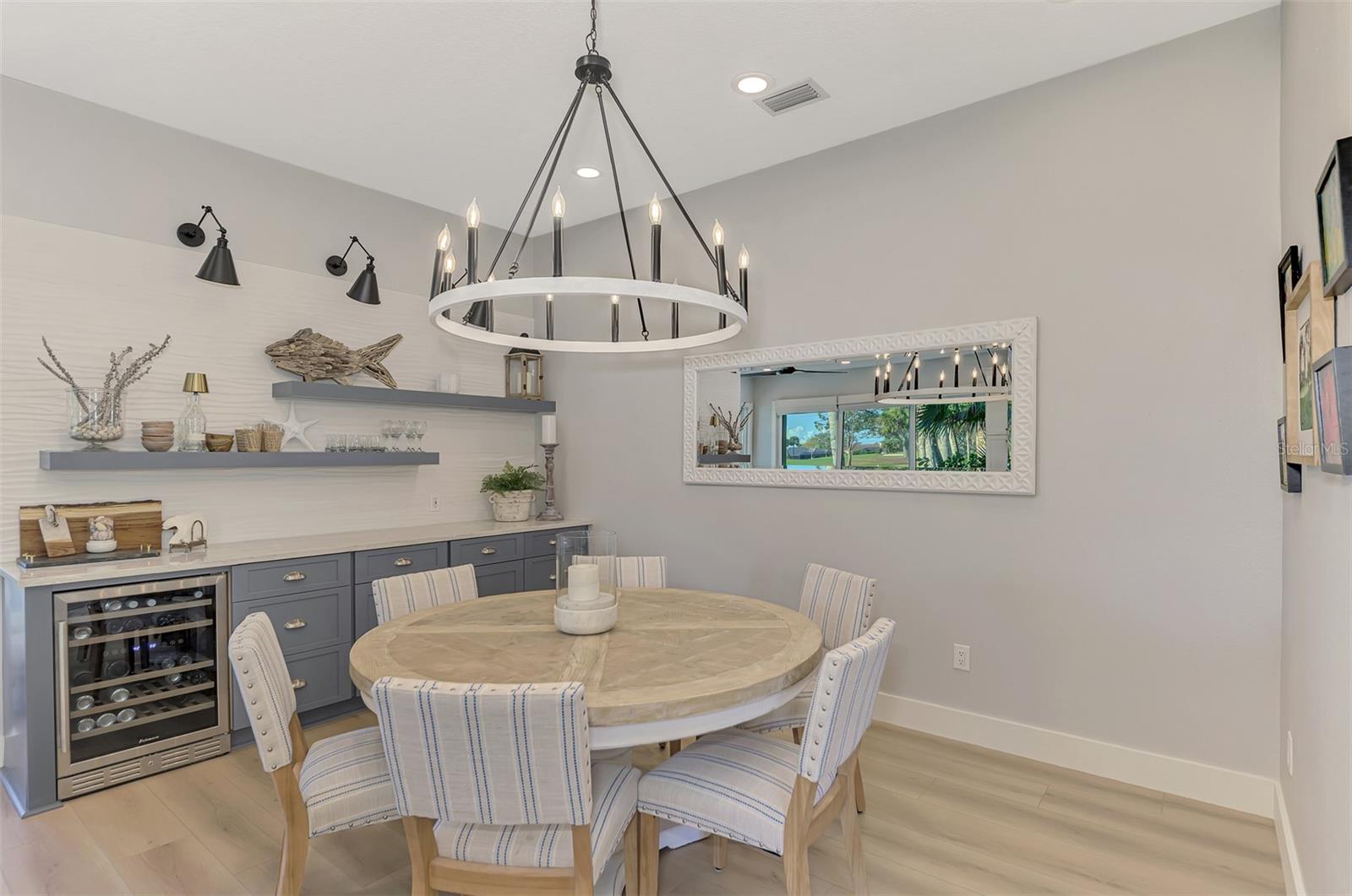 561 FALLBROOK DR — photo 20