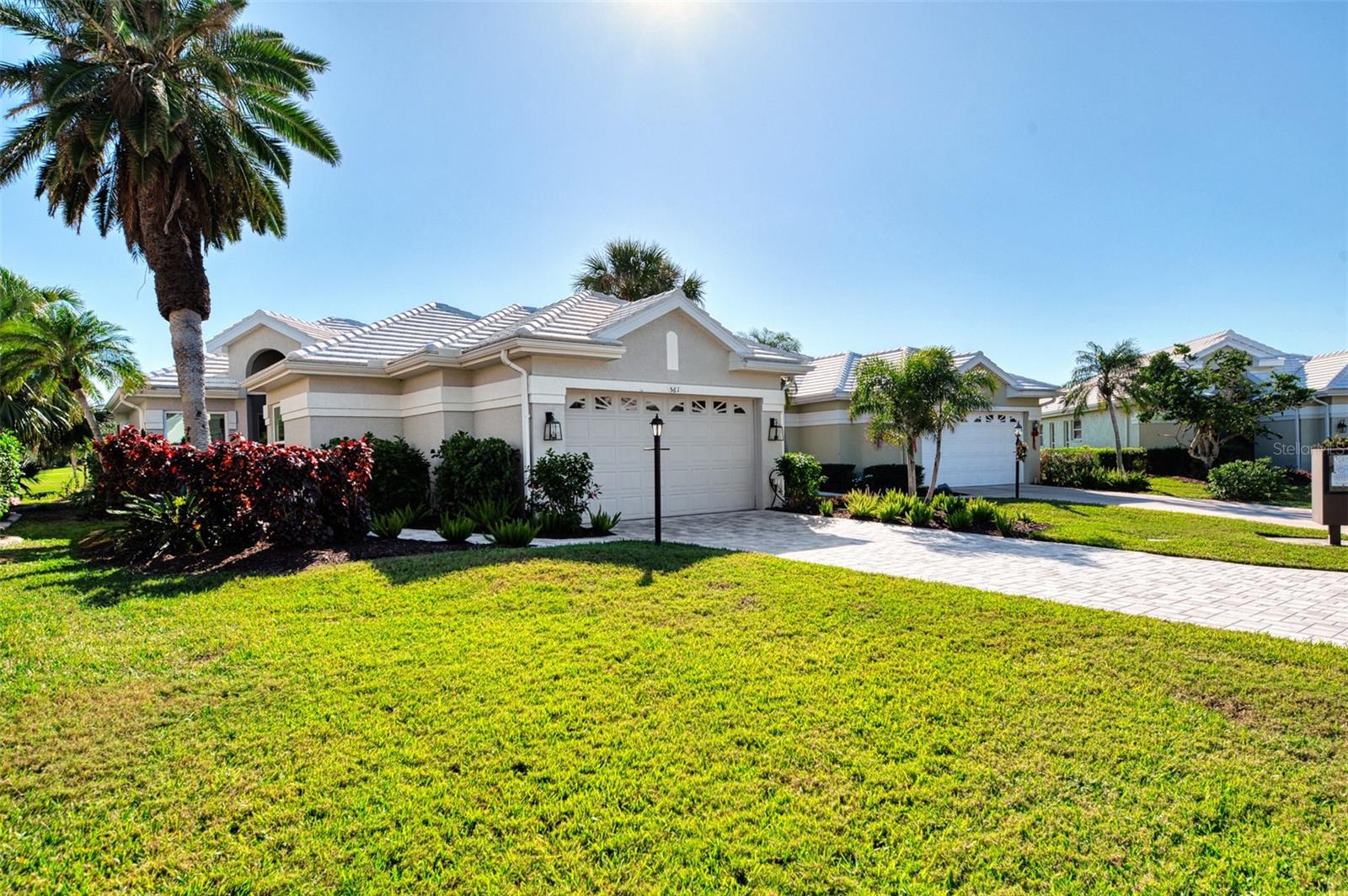 561 FALLBROOK DR — photo 3
