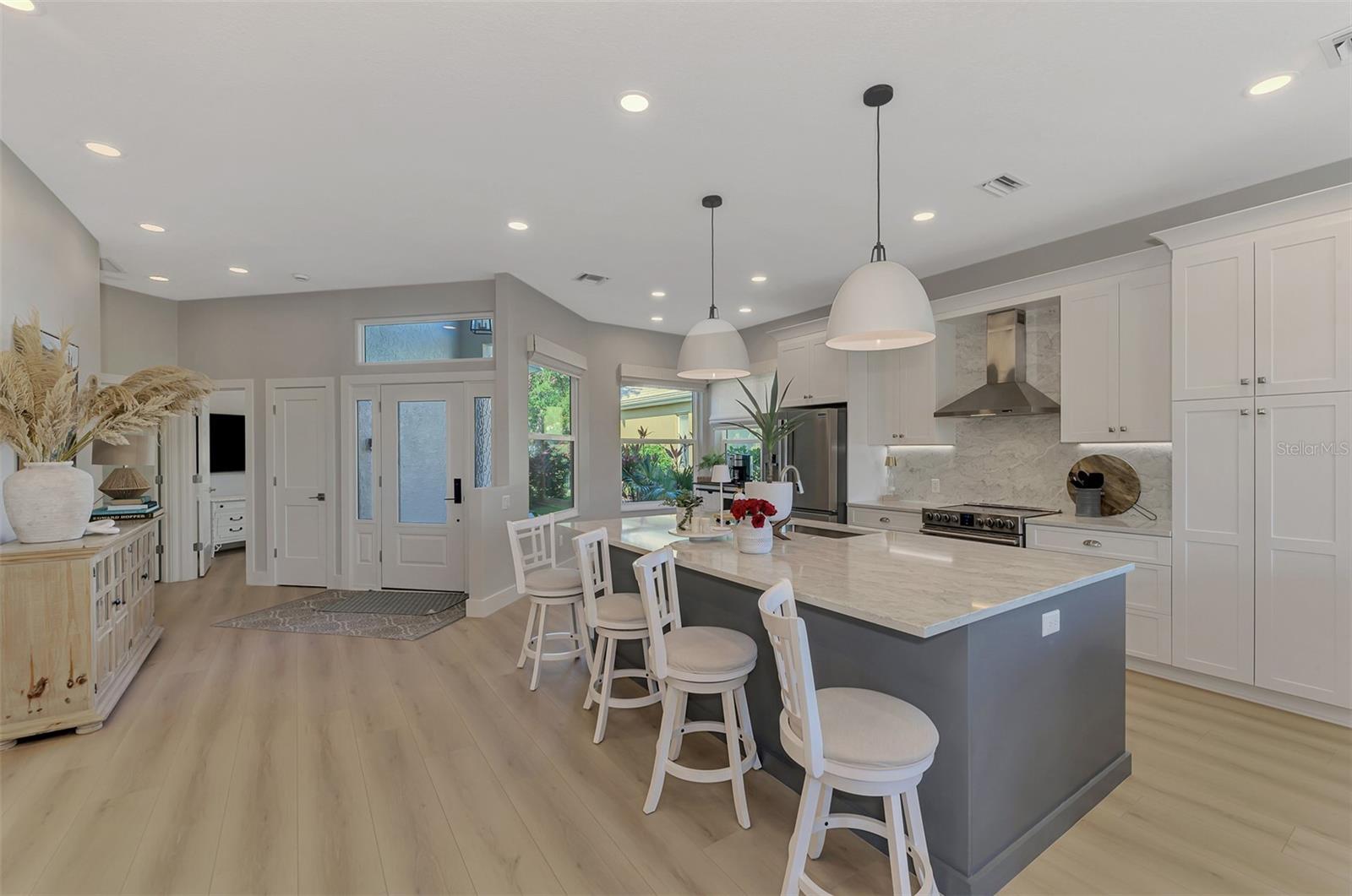 561 FALLBROOK DR — photo 15