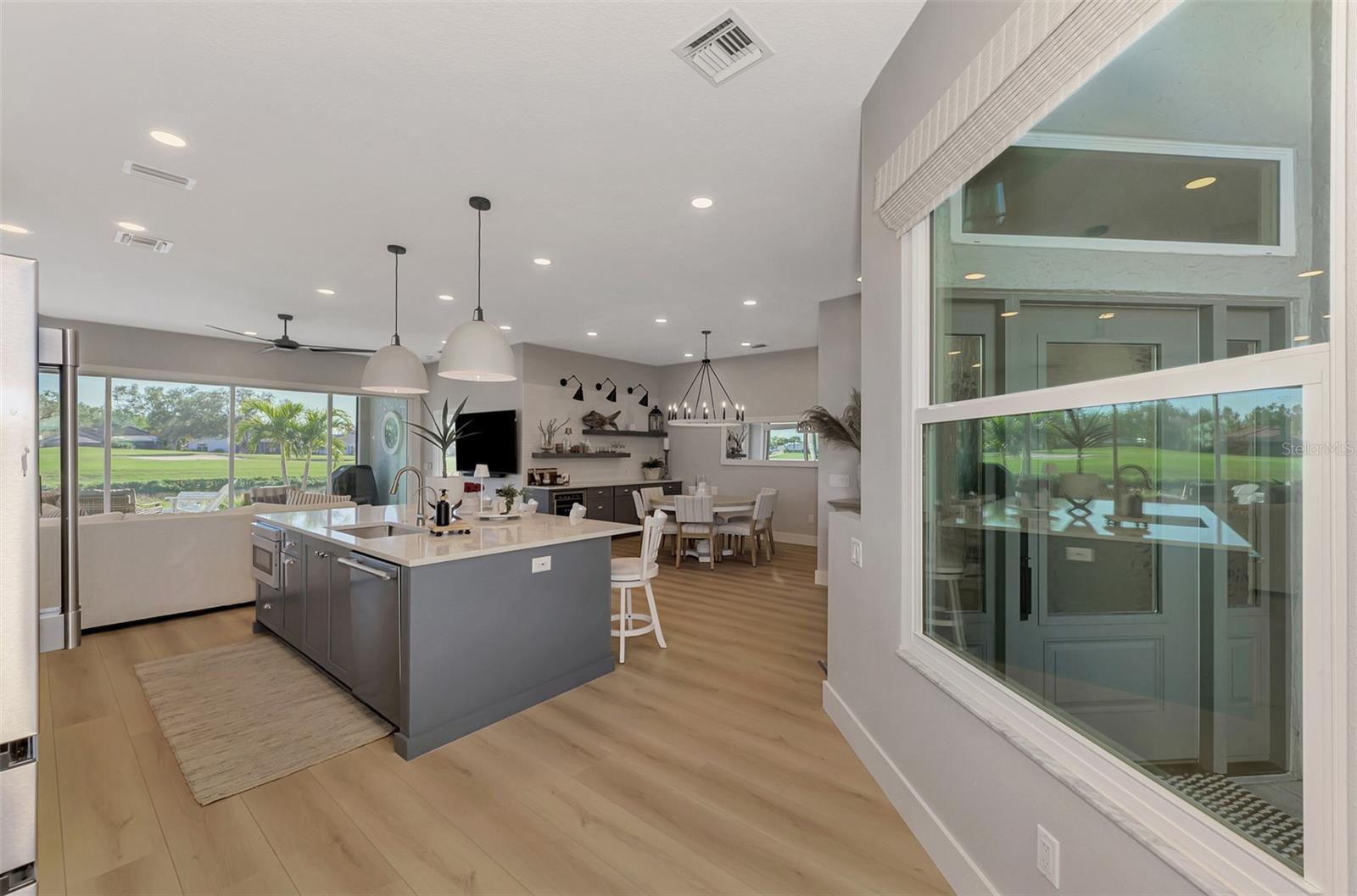 561 FALLBROOK DR — photo 12