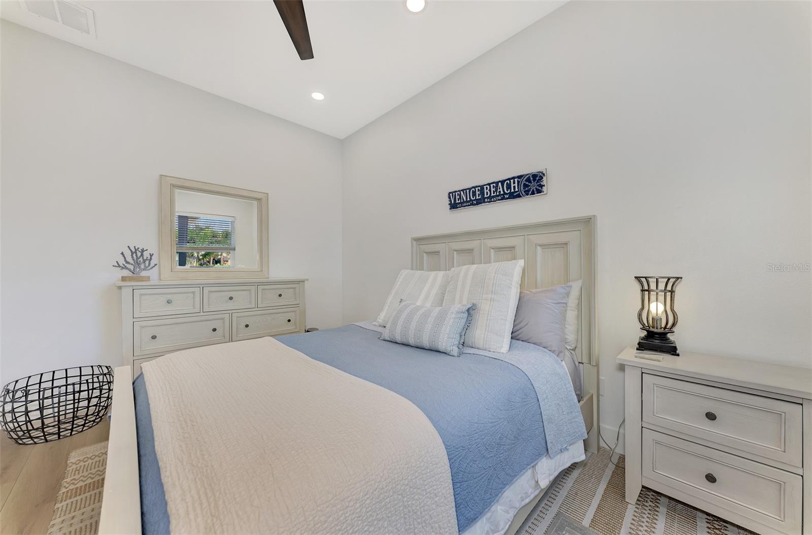 561 FALLBROOK DR — photo 35