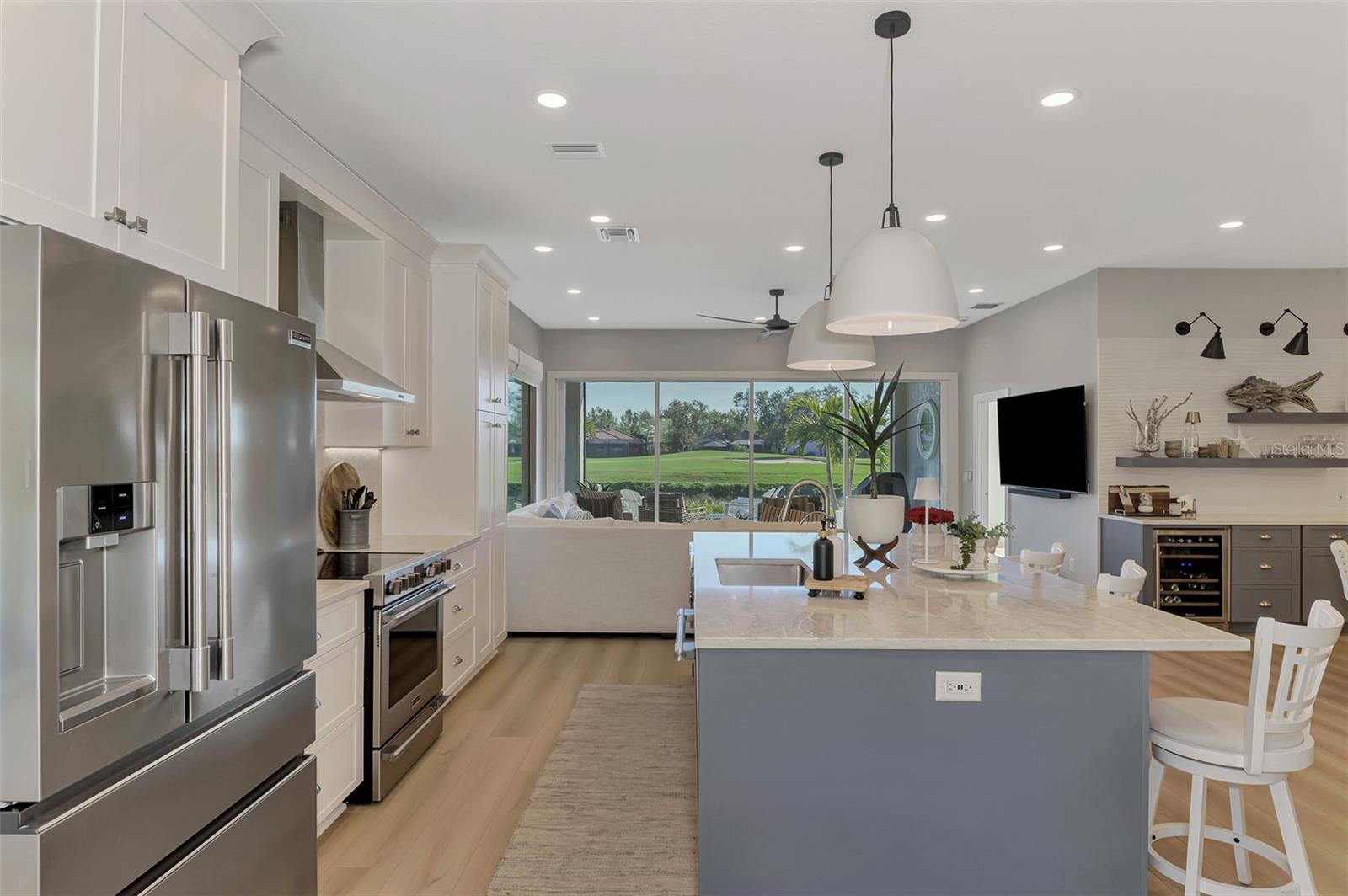 561 FALLBROOK DR — photo 11
