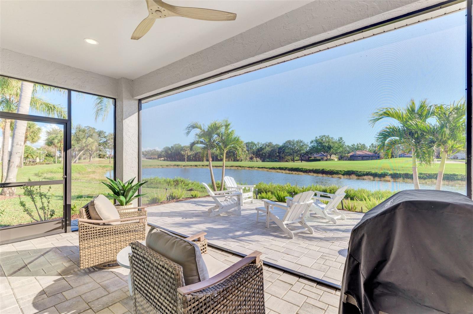 561 FALLBROOK DR — photo 41