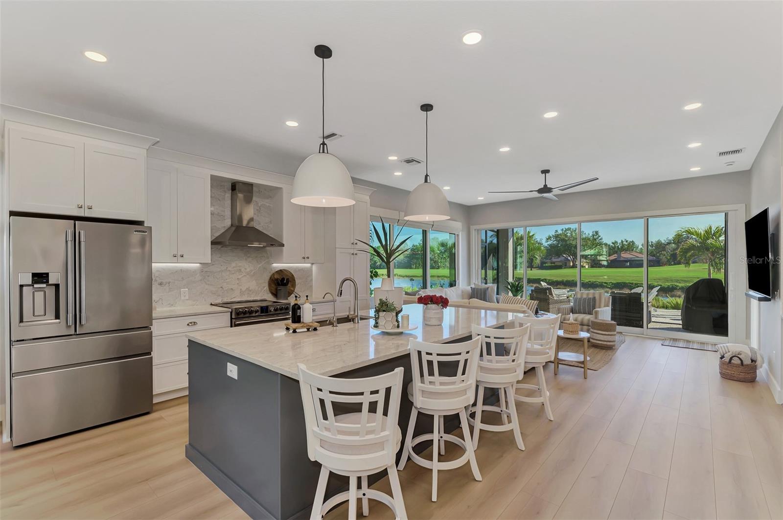 561 FALLBROOK DR — photo 10