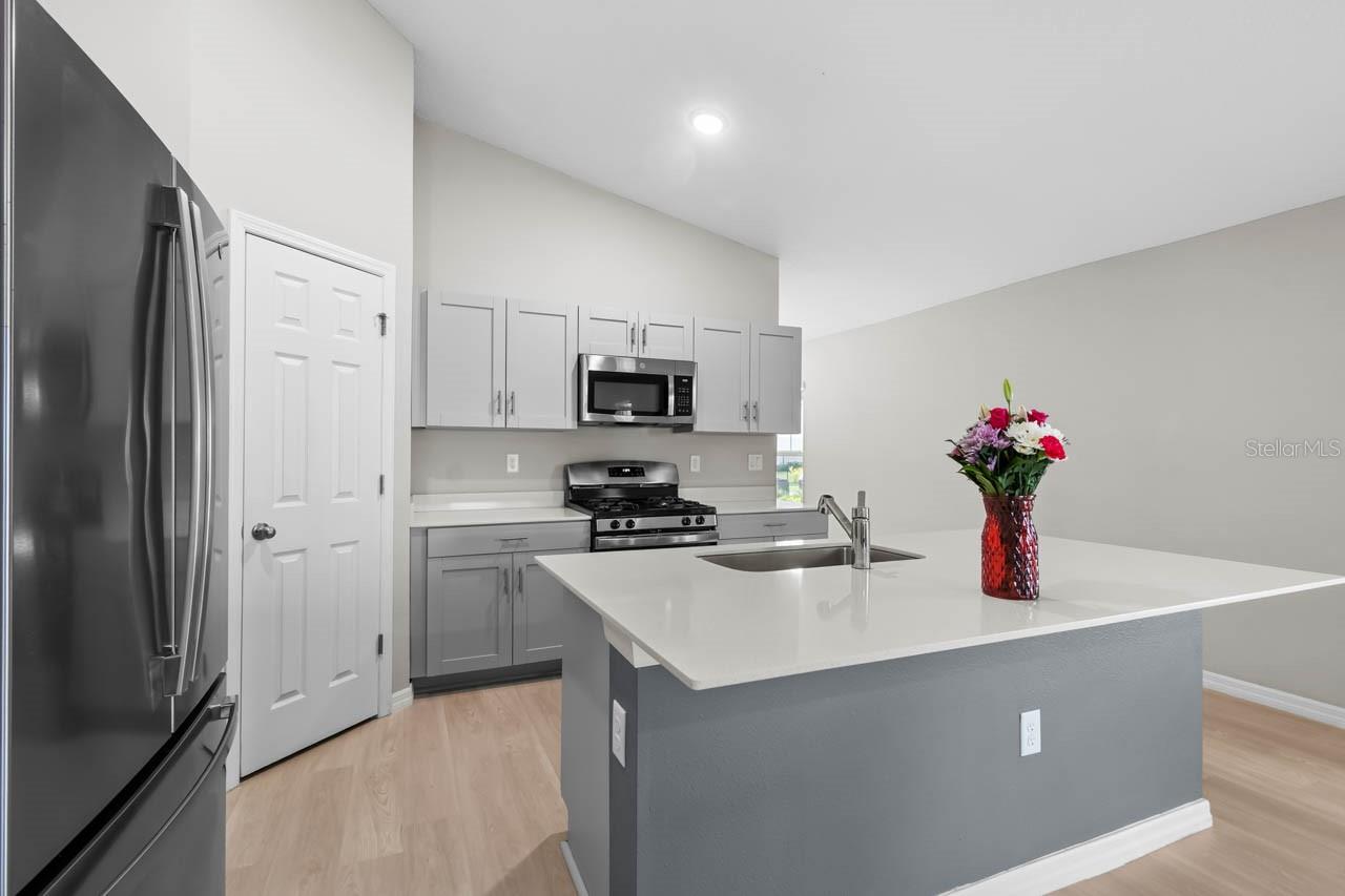 5424 SUMMER SUNSET DR — photo 5