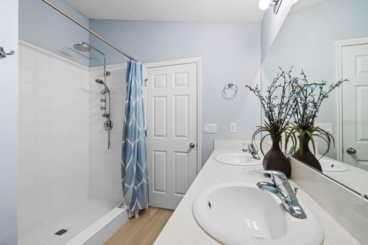 5424 SUMMER SUNSET DR — photo 32