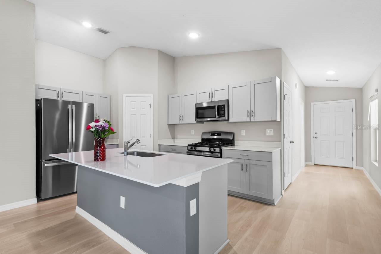 5424 SUMMER SUNSET DR — photo 4