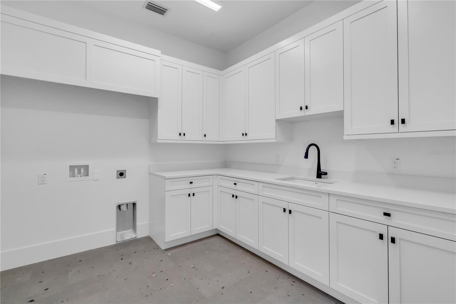 7125 WESTMORELAND DR — photo 43