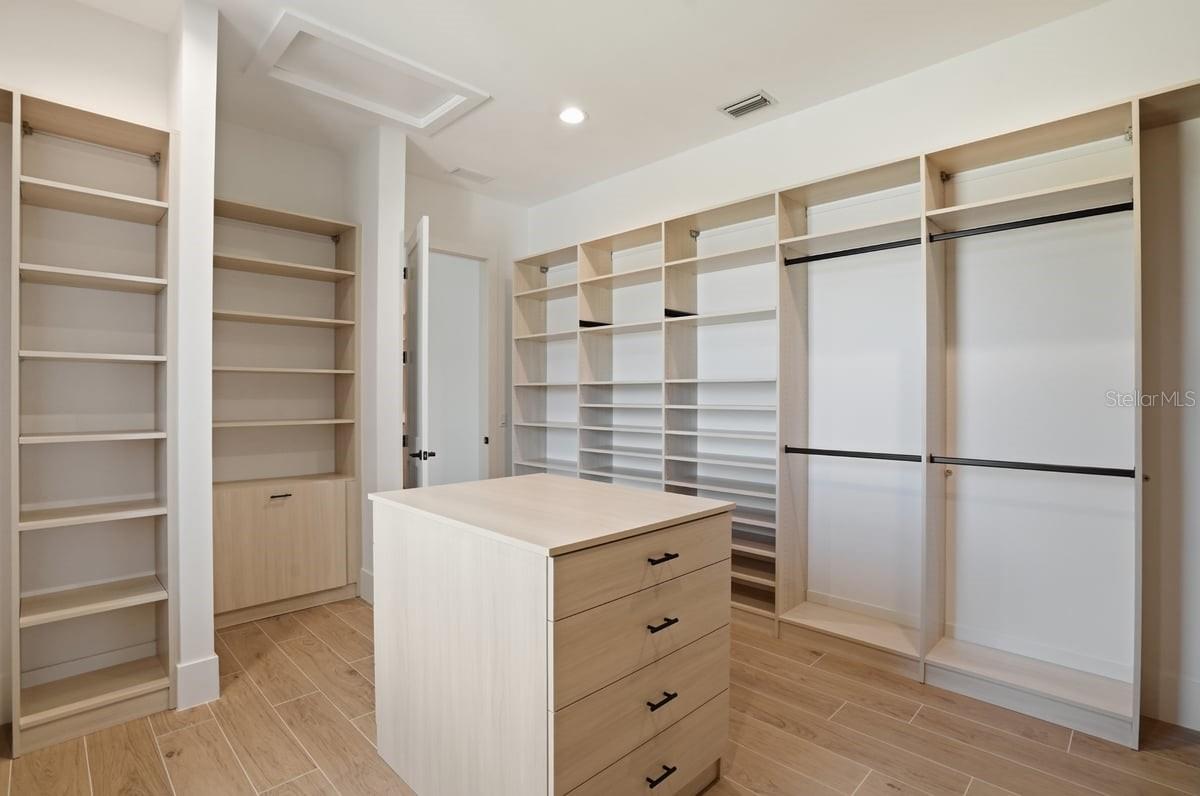 7125 WESTMORELAND DR — photo 20