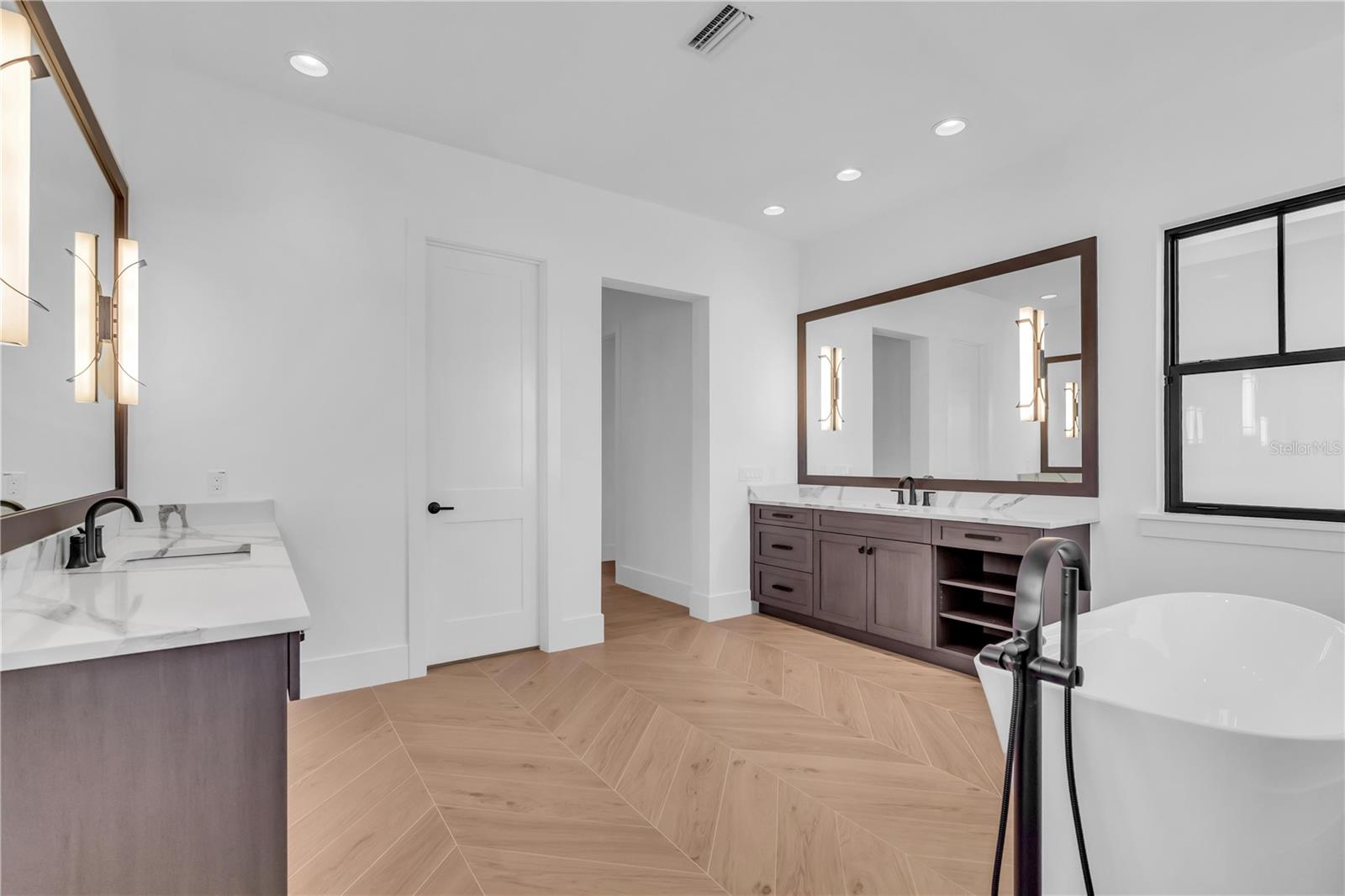 7125 WESTMORELAND DR — photo 26