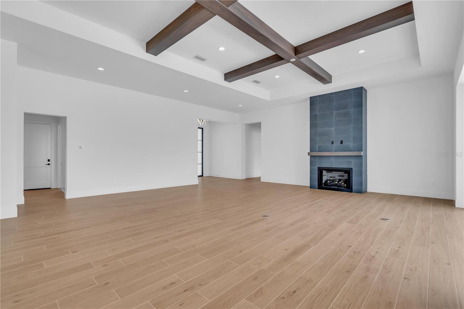 7125 WESTMORELAND DR — photo 9
