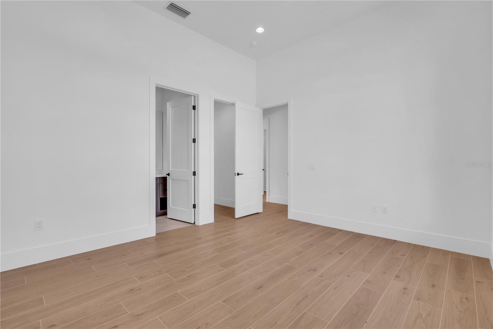 7125 WESTMORELAND DR — photo 40