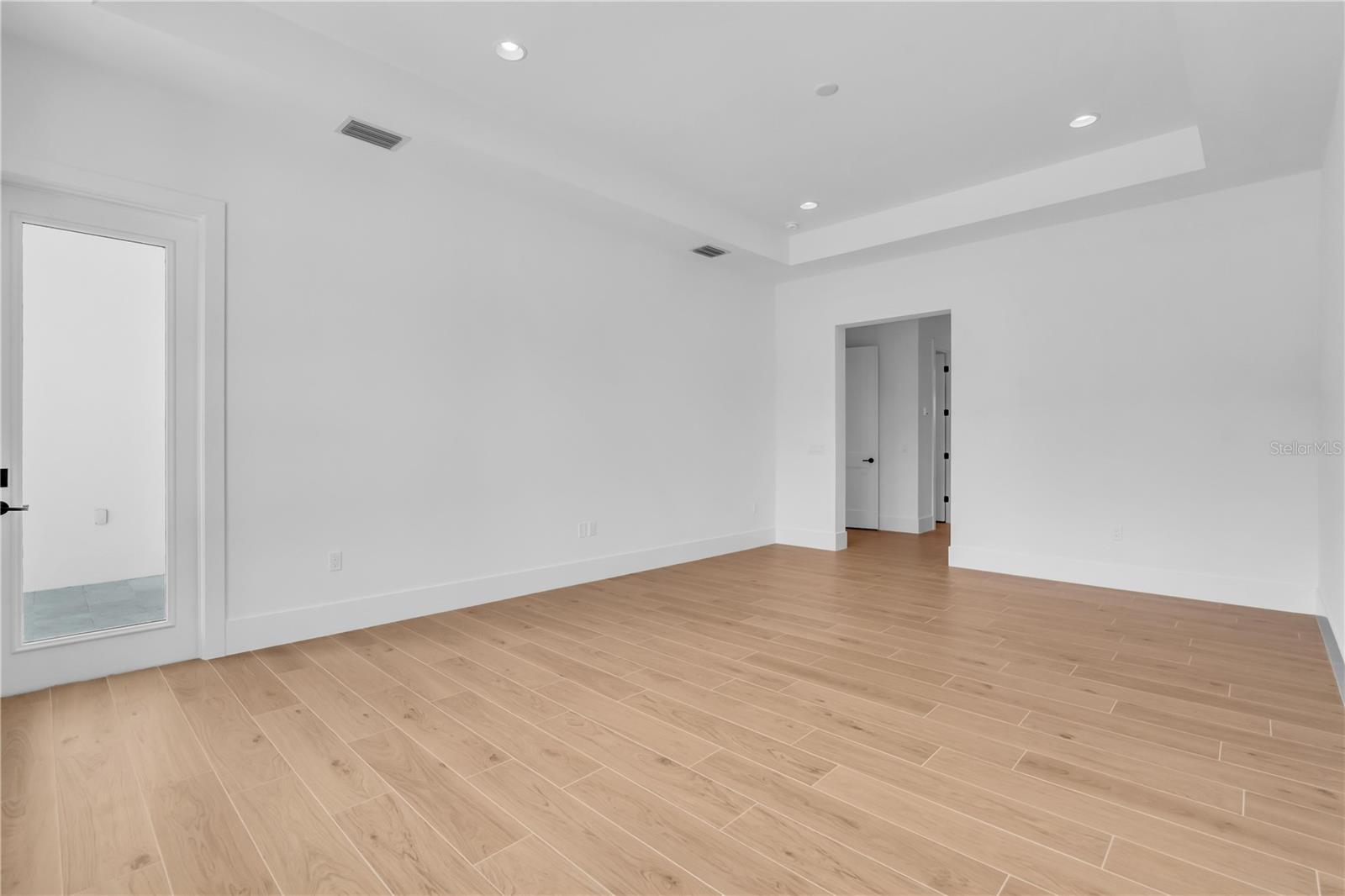 7125 WESTMORELAND DR — photo 24