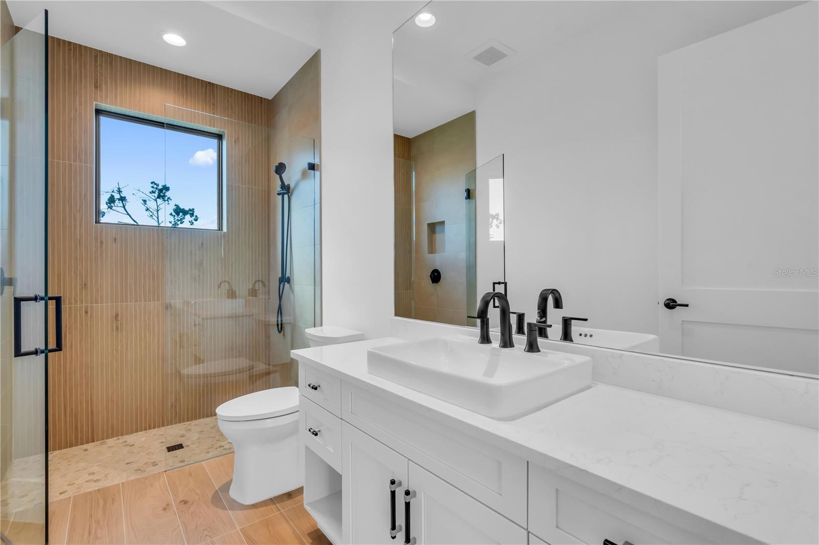 7125 WESTMORELAND DR — photo 36