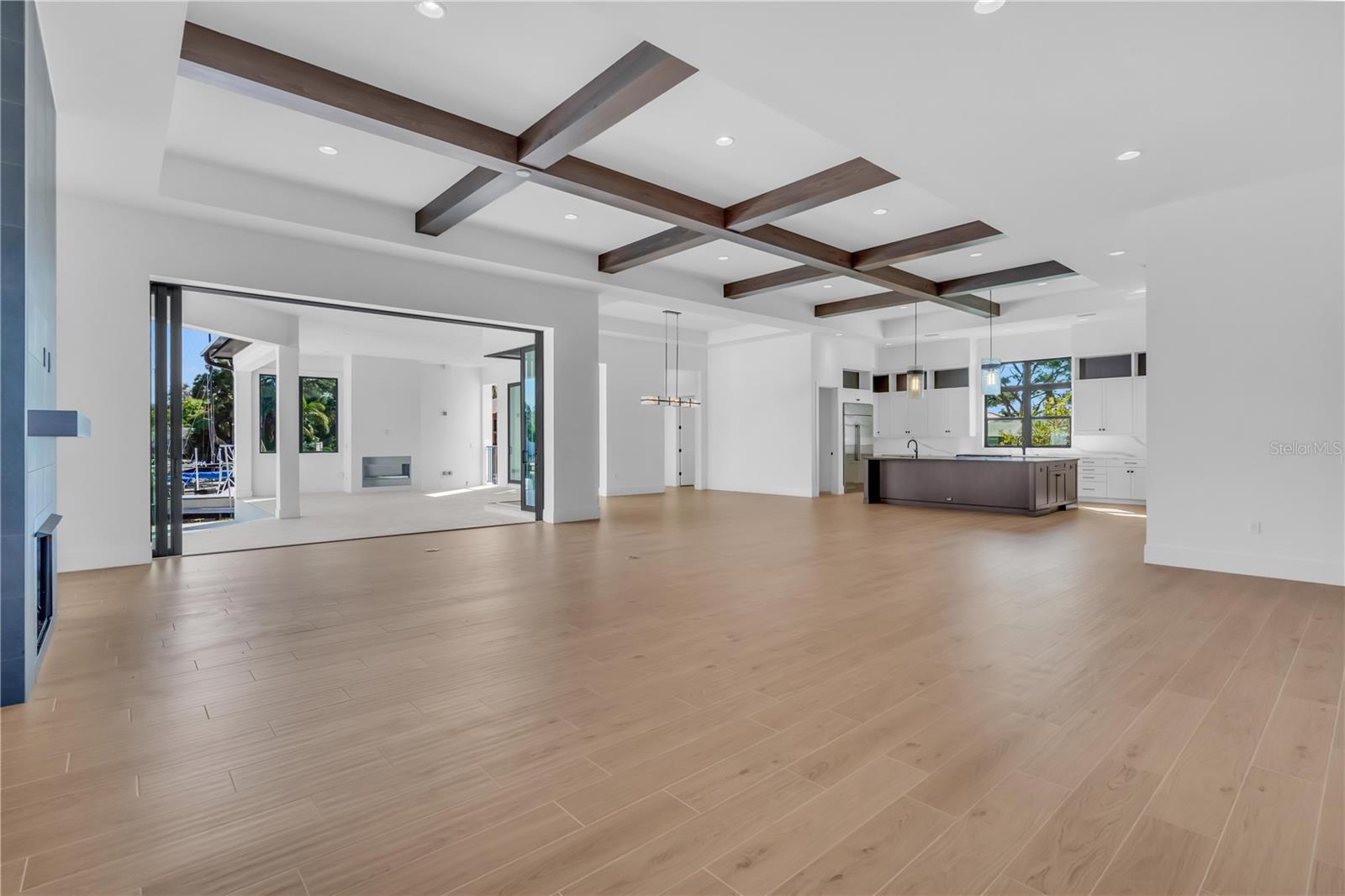 7125 WESTMORELAND DR — photo 5