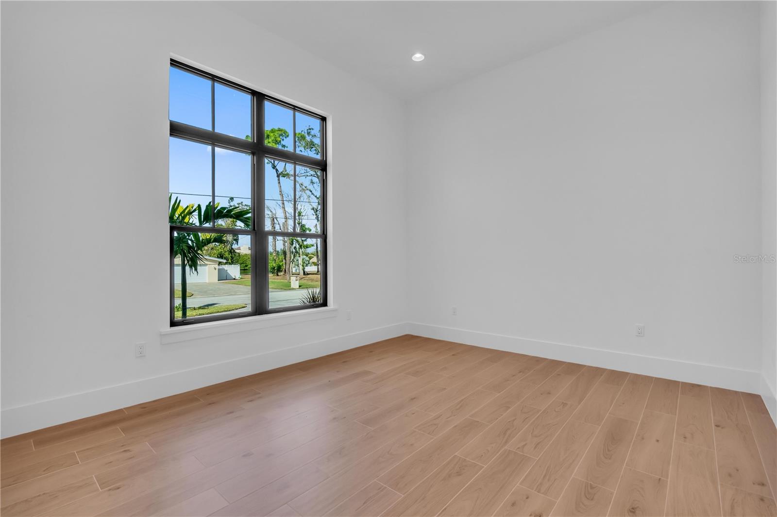 7125 WESTMORELAND DR — photo 34