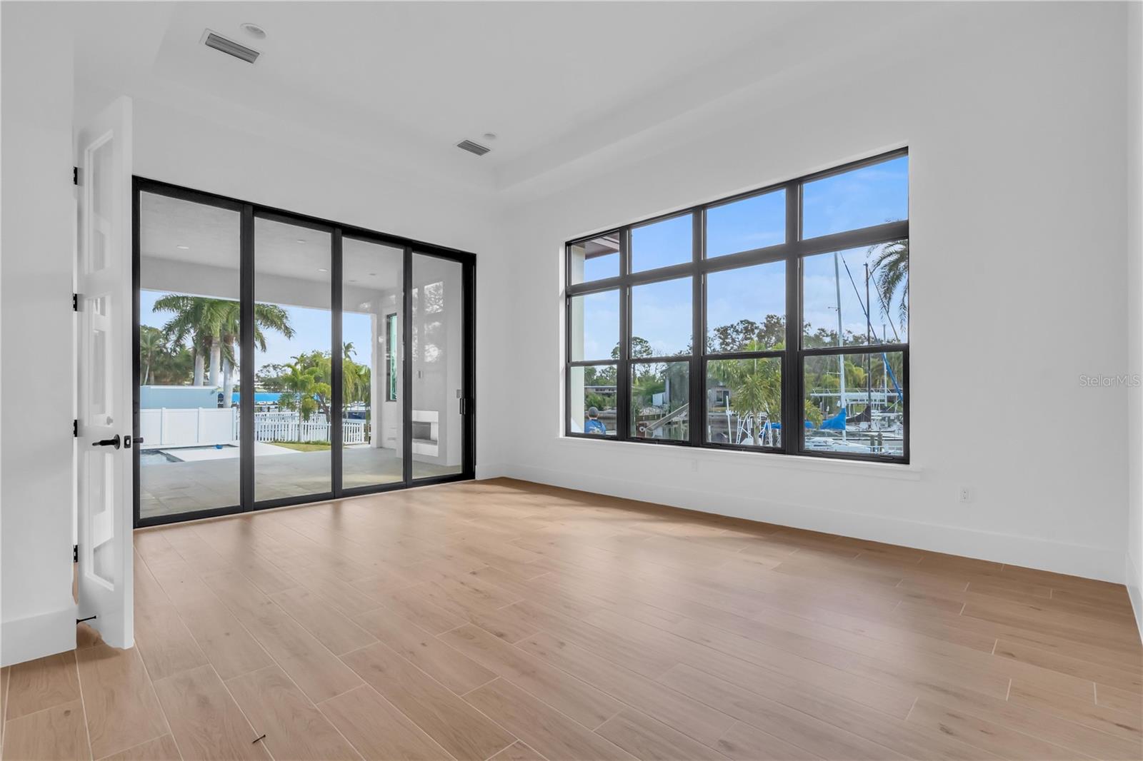 7125 WESTMORELAND DR — photo 31