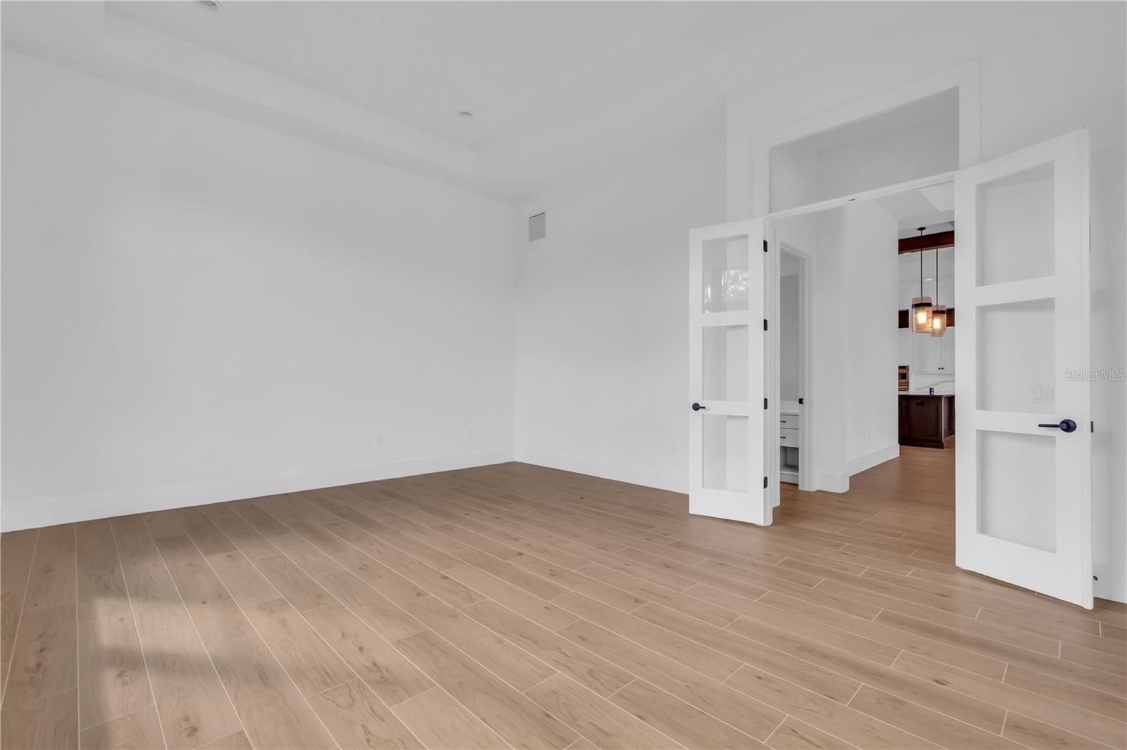 7125 WESTMORELAND DR — photo 33