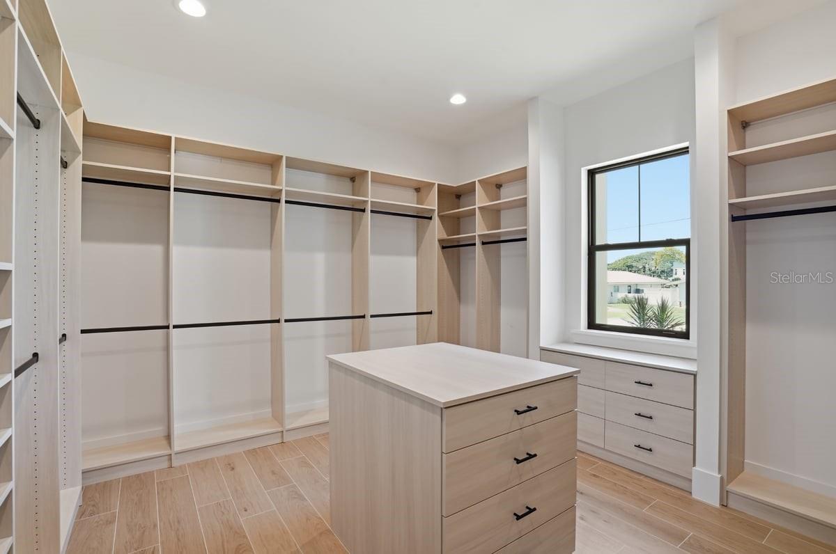 7125 WESTMORELAND DR — photo 18