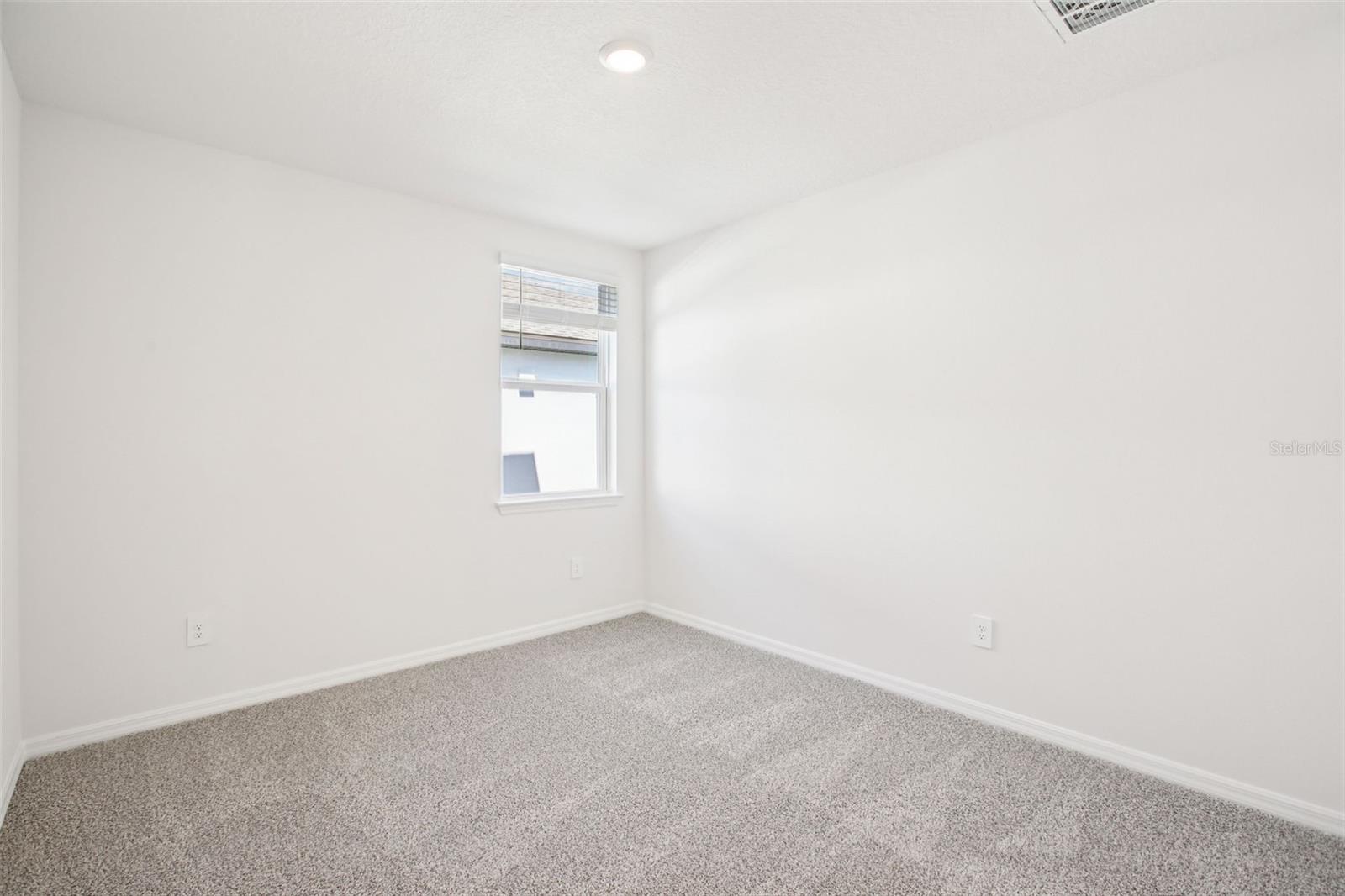 1740 DRAUGHTON DR — photo 29