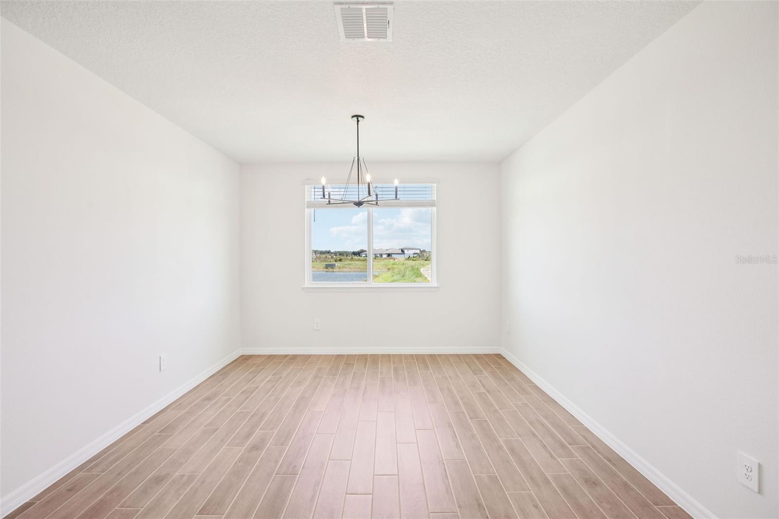 1740 DRAUGHTON DR — photo 11