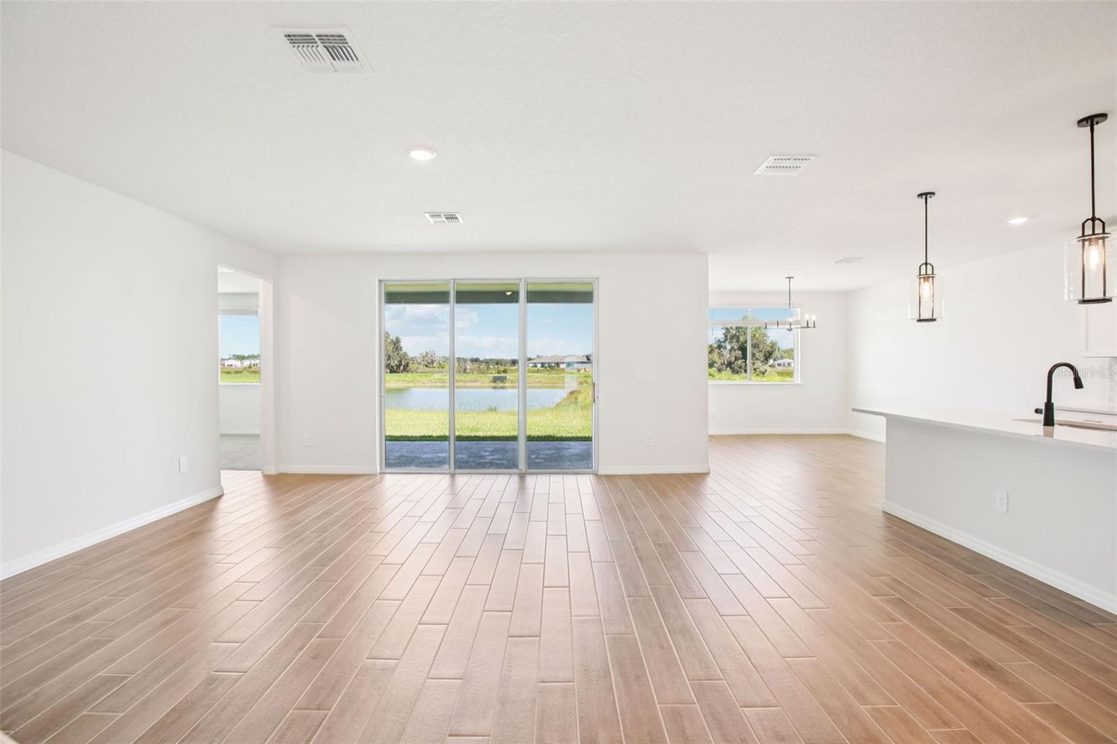 1740 DRAUGHTON DR — photo 6